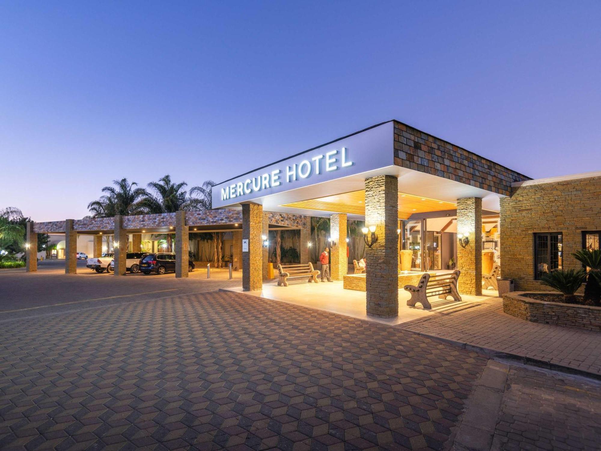 Mercure Hotel Windhoek Exterior photo